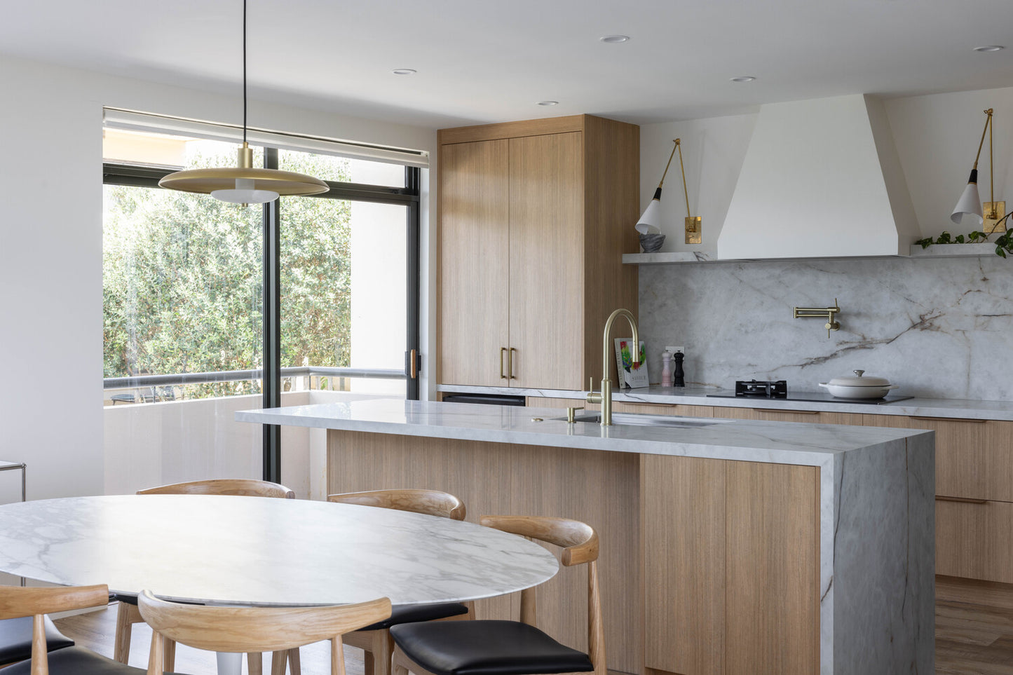 NEOLITH / HIMALAYA CRISTAL / SILK / 2 cm