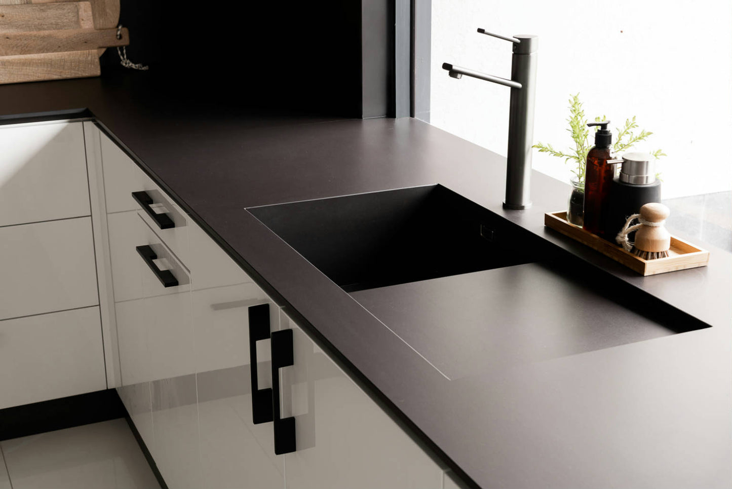 NEOLITH / NERO / SATIN / 2 cm