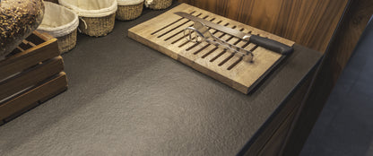 NEOLITH / NERO ZIMBAWE / RIVERWASHED / 2 cm