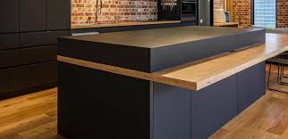 NEOLITH / NERO ZIMBAWE / RIVERWASHED / 2 cm