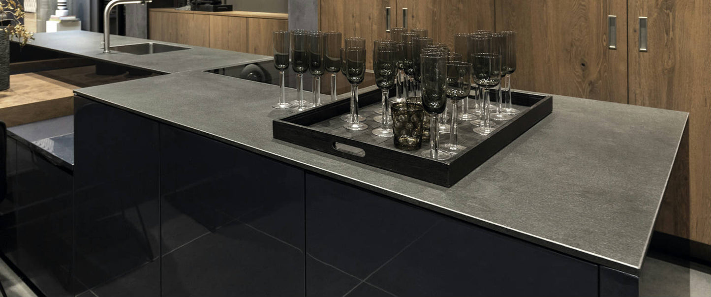 NEOLITH / NERO ZIMBAWE / RIVERWASHED / 1.2 cm